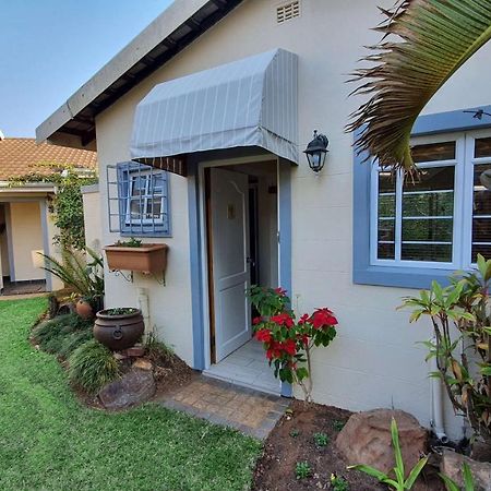 The Lazy Lizard Hotel Durban Exterior foto