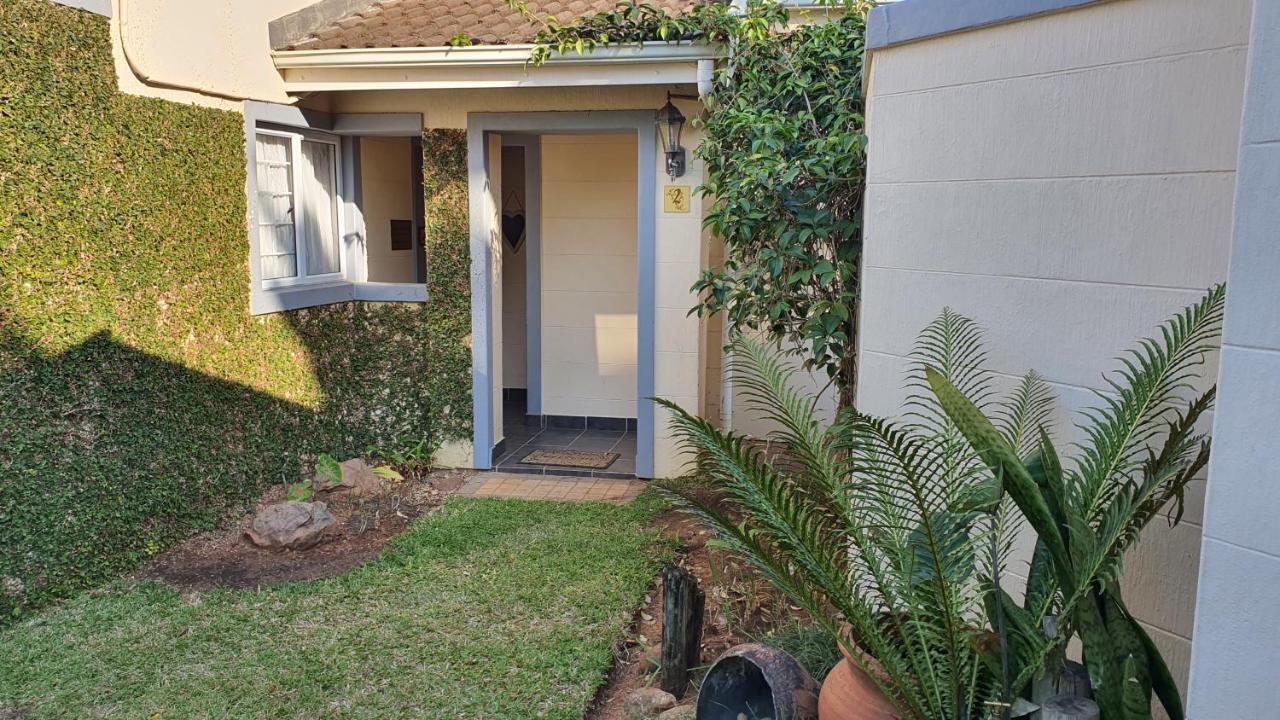 The Lazy Lizard Hotel Durban Exterior foto