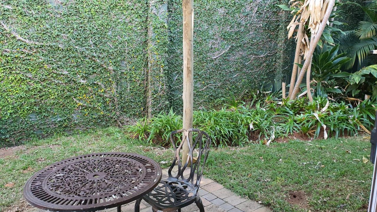 The Lazy Lizard Hotel Durban Exterior foto