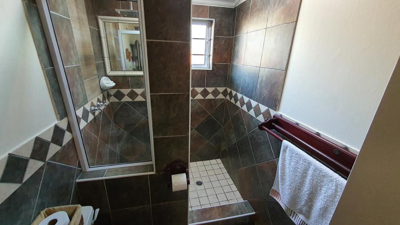 The Lazy Lizard Hotel Durban Exterior foto